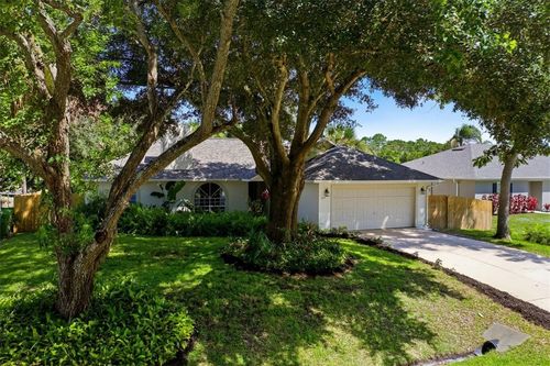 725 Wentworth St, SEBASTIAN, FL, 32958-4851 | Card Image