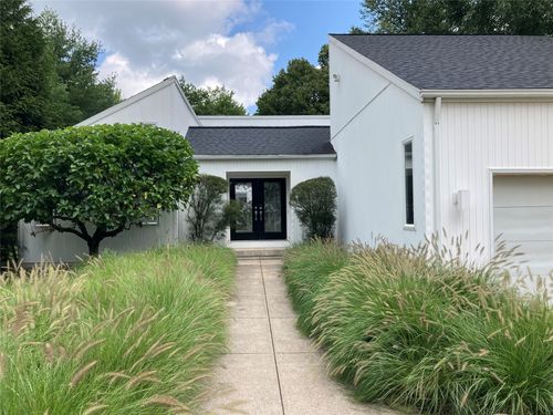 301 Stuart Way, Erie, PA, 16509-3253 | Card Image