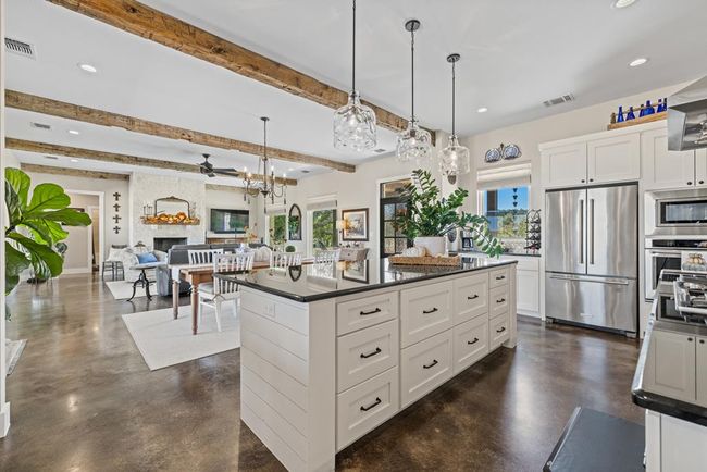 1944 Axis Cir, Home with 3 bedrooms, 2 bathrooms and 2 parking in Fredericksburg TX | Image 11