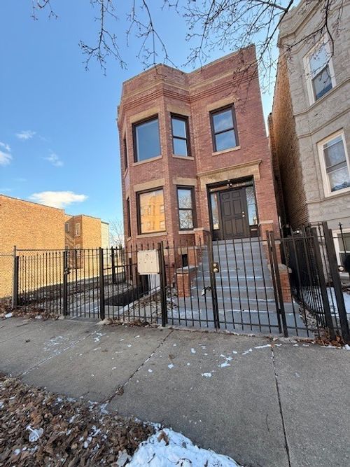g-3651 W Grenshaw St, Chicago, IL, 60624-3747 | Card Image