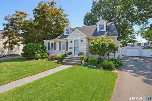 27 Kohary Dr, Milford, CT, 06460-4949 | Card Image