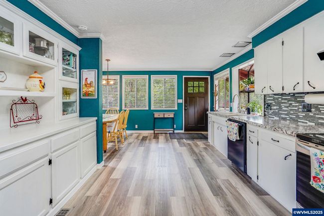 6700 Acorn Way Se, House other with 3 bedrooms, 2 bathrooms and null parking in Turner OR | Image 10