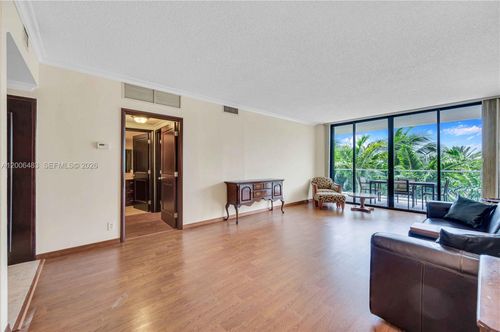 603-2800 Island Blvd, Aventura, FL, 33160-4936 | Card Image