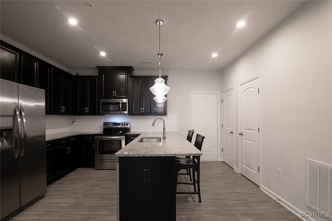 A - 8129 Wistar Creek Mews, Condo with 2 bedrooms, 3 bathrooms and null parking in Henrico VA | Image 6