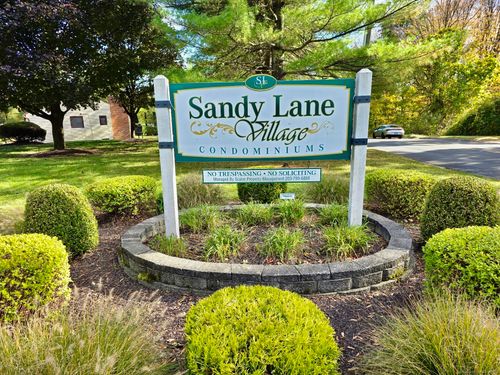 69-69 Homestead Ln, Brookfield, CT, 06804-2667 | Card Image