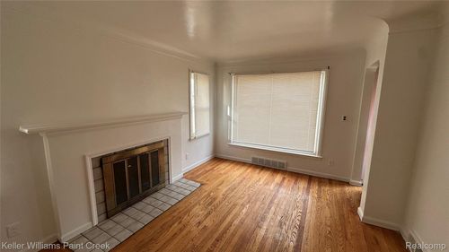 20616 Beaufait St, Harper Woods, MI, 48225-1602 | Card Image