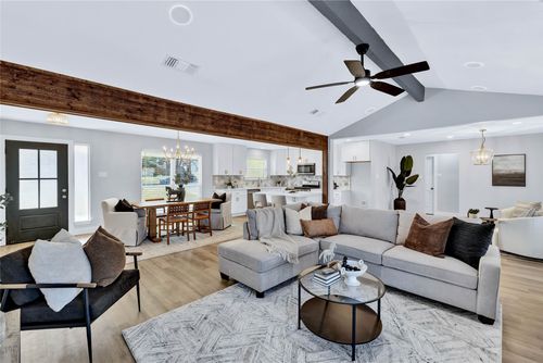 1524 Overlook Dr, Grapevine, TX, 76051-6640 | Card Image