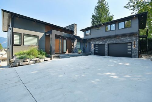 6555 Gale Ave N, Sechelt, BC, V7Z0L1 | Card Image