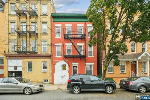 101 Warwick St, Newark, NJ, 07105-5907 | Card Image