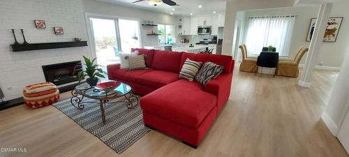 3327 Rainbow Creek Cir, Thousand Oaks, CA, 91360-1039 | Card Image