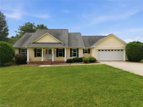 210 Jane Sowers Rd, Statesville, NC, 28625-8925 | Card Image