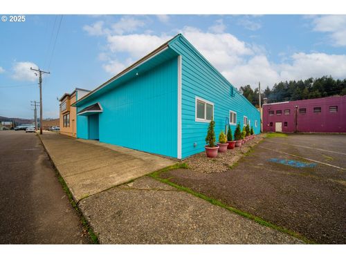 480 Greenwood Ave, Reedsport, OR, 97467-1435 | Card Image