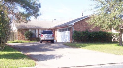 3202 Dallis Dr, College Station, TX, 77845-5919 | Card Image