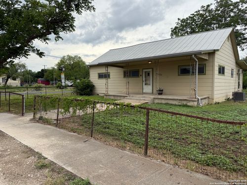 16033 N Front St, La Coste, TX, 78039-2324 | Card Image