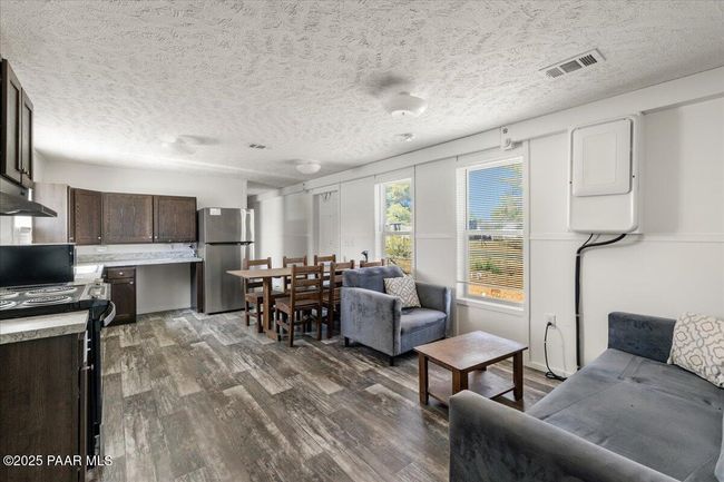 Kitchen/Dining Combo | Image 6