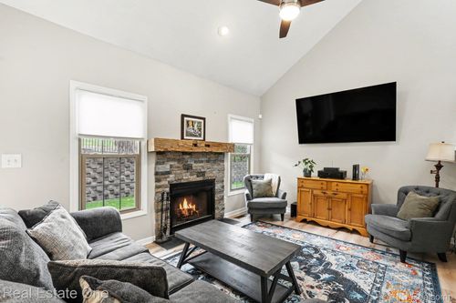 817 Woodridge Hills Drive, Brighton, MI, 48116 | Card Image