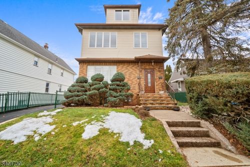 35 Dawson Ave, Clifton, NJ, 07012-1228 | Card Image