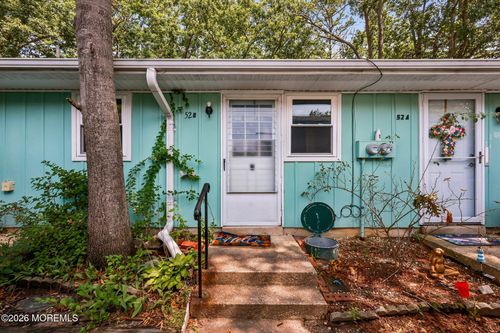 b-52 Cambridge Ct, Lakewood, NJ, 08701 | Card Image
