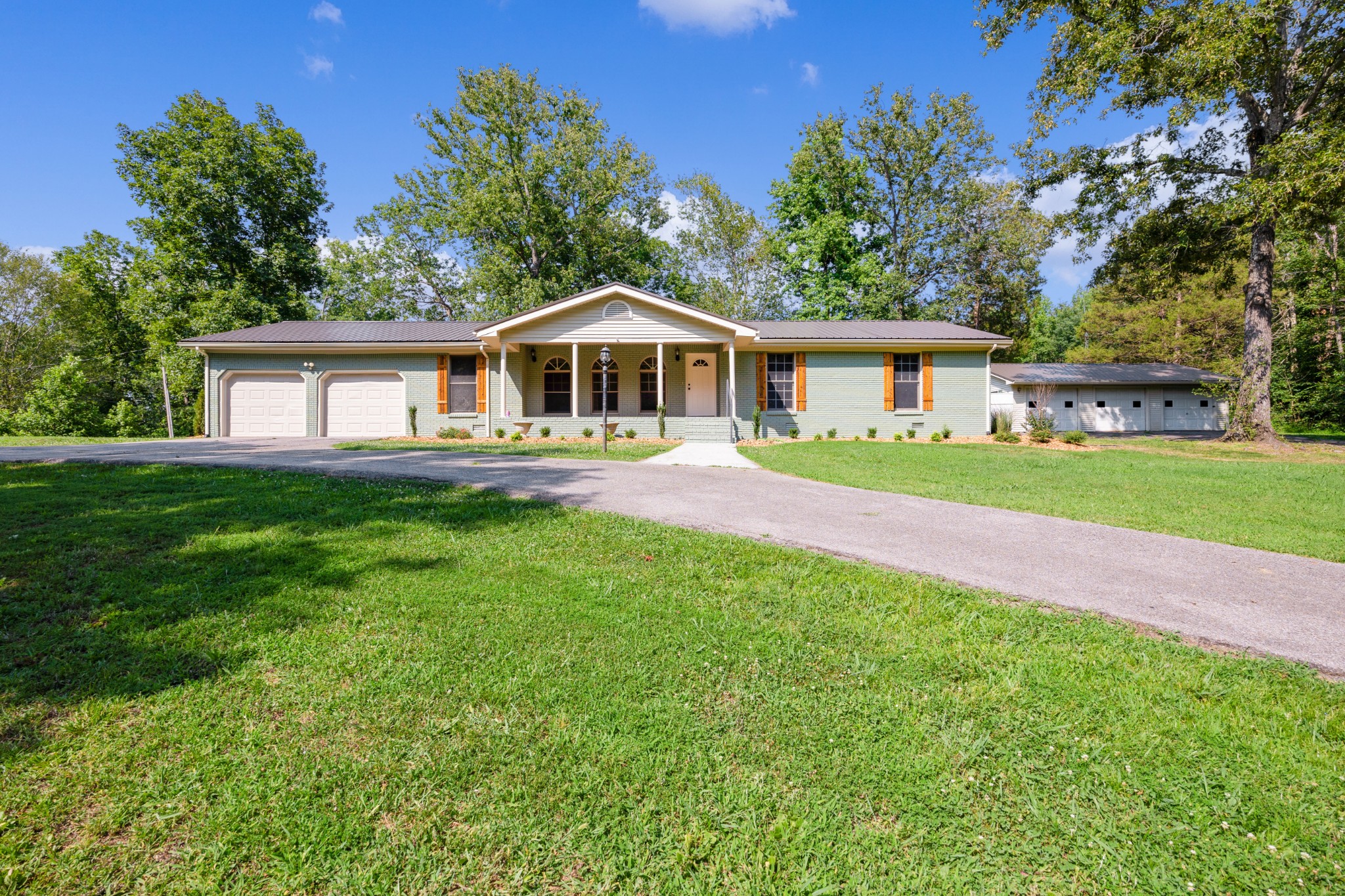 Cedar Dr, Camden, TN 38320