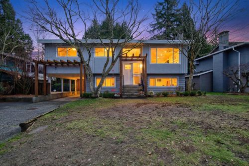 11756 208 St, Maple Ridge, BC, V2X7S3 | Card Image