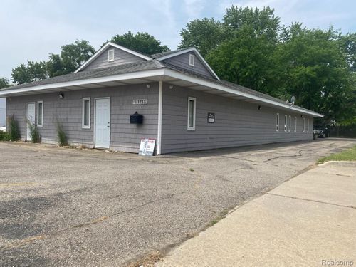 1213 N Ballenger Hwy, Flint, MI, 48504 | Card Image