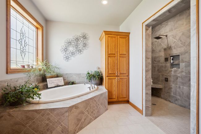 1701 Centennial Rd, House other with 4 bedrooms, 5 bathrooms and null parking in Ossian IA | Image 15