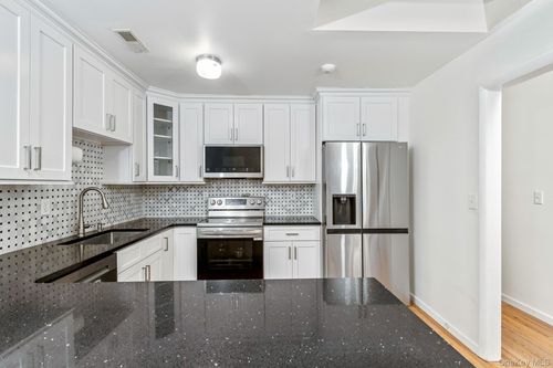 349 Colonial Cir, Manorville, NY, 11949-2640 | Card Image