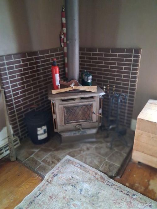 288 Jones St, Mount Clemens, MI, 48043-1608 | Card Image