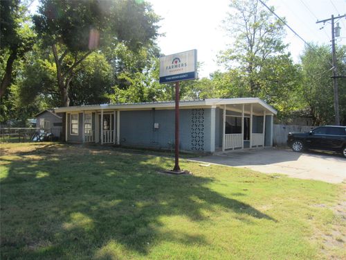 1802 N Center St, Bonham, TX, 75418-2606 | Card Image