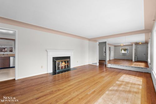 16240 Amherst Ave, Beverly Hills, MI, 48025-5502 | Card Image