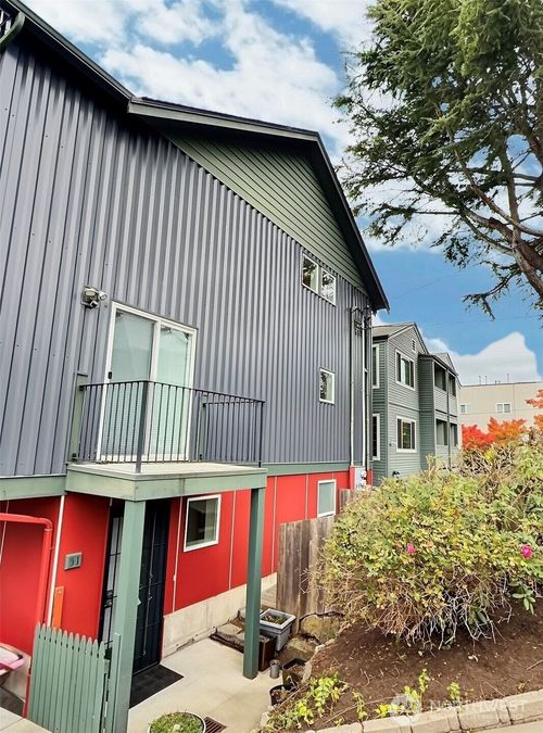 13551 35th Ave Ne, Seattle, WA, 98125-3701 | Card Image