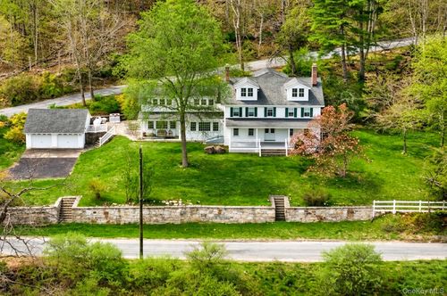 669 Mountain Rd, Middletown, NY, 10940-7939 | Card Image