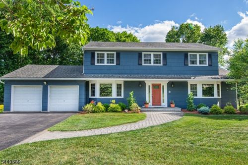 8 Clearfield Rd, Succasunna, NJ, 07876-1524 | Card Image