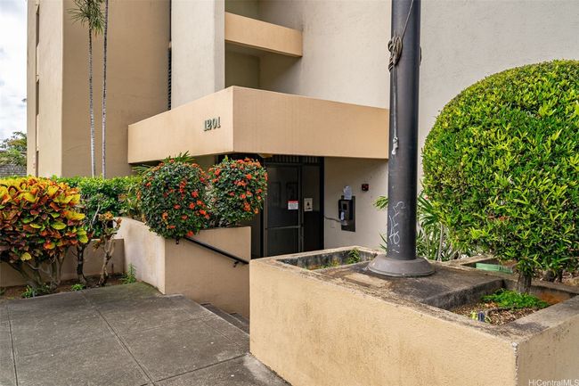 APT-2006 - 1201 Wilder Ave, Condo with 2 bedrooms, 1 bathrooms and 1 parking in Honolulu HI | Image 24