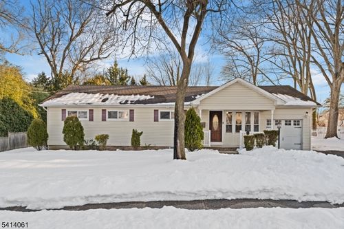 4 Harlow Cres, Fair Lawn, NJ, 07410-5233 | Card Image