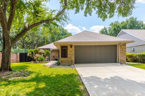 14902 Le Grande Dr, Addison, TX, 75001-4926 | Card Image