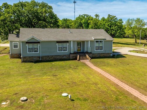 705 Palmer Ave, Pawhuska, OK, 74056-4119 | Card Image