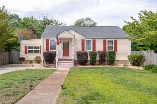 8559 Old Ocean View Rd, Norfolk, VA, 23503-5527 | Card Image