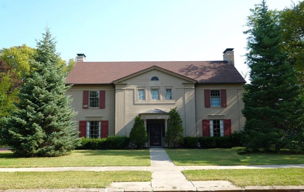 Blunt St, Charles City, IA 50616