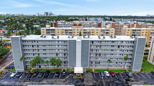 202-420 Ne 12th Ave, Hallandale Beach, FL, 33009-4543 | Card Image