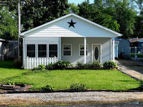 8048 E Mary Ln, Marblehead, OH, 43440-1040 | Card Image