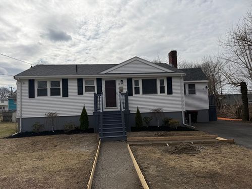 11 Carter St, Brockton, MA, 02302-2307 | Card Image