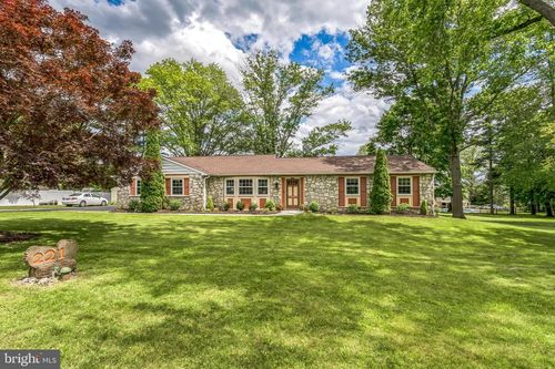 221 Shirley Ln, West Norriton, PA, 19403-3139 | Card Image