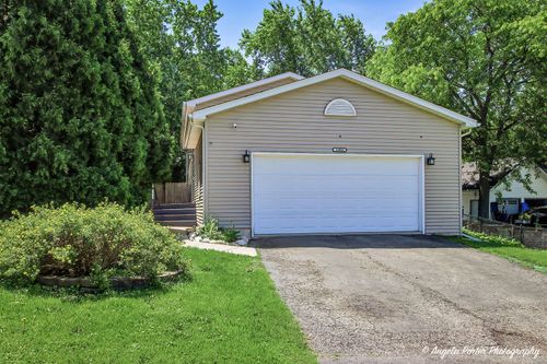 24903 W Oak Ave, Lake Villa, IL, 60046-8165 | Card Image