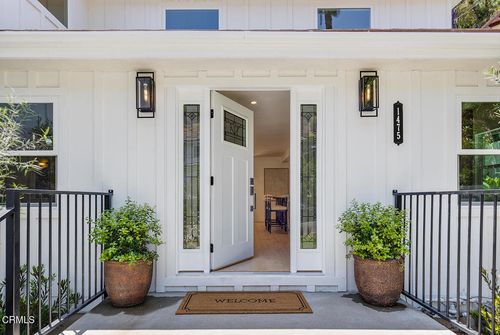 1475 N Bundy Dr, Los Angeles, CA, 90049-1518 | Card Image