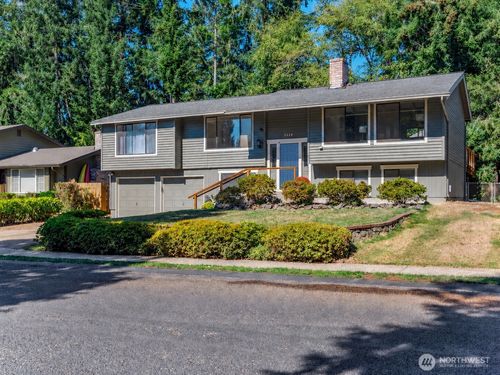 2114 Ne Bartre Ct, Poulsbo, WA, 98370-8592 | Card Image