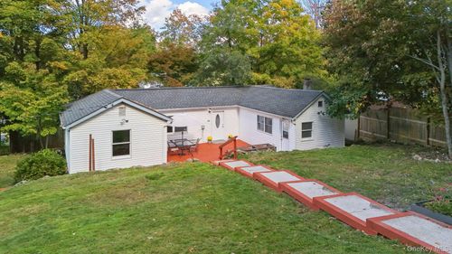12 Crest Dr, Mahopac, NY, 10541-4714 | Card Image