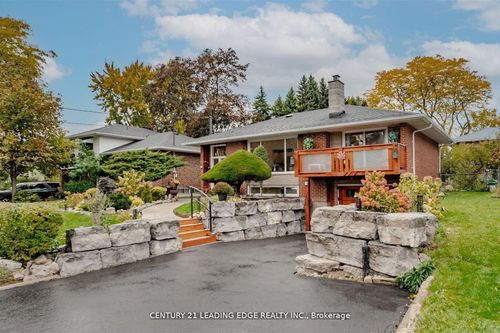 112 Wyndcliff Cres, North York, ON, M4A2K3 | Card Image