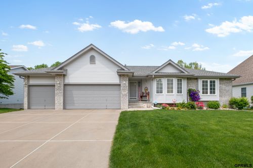 16026 Timberlane Dr, Omaha, NE, 68136-3088 | Card Image