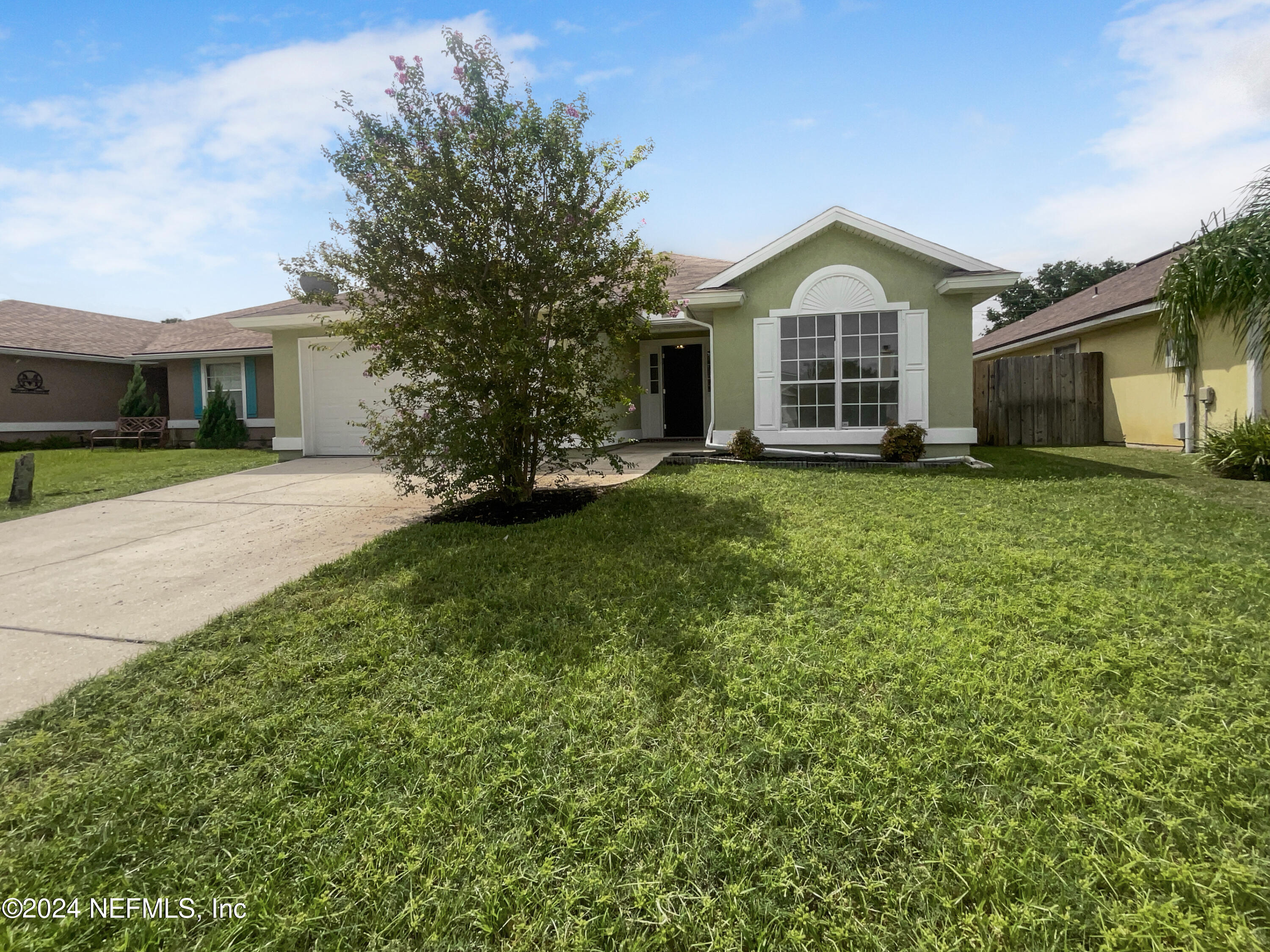 Lake Effie Ct, Jacksonville, FL 32277